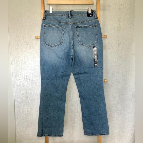 NWT J. Crew High Rise Flare Crop Light Wash Jeans in Size 29 - Picture 2 of 6
